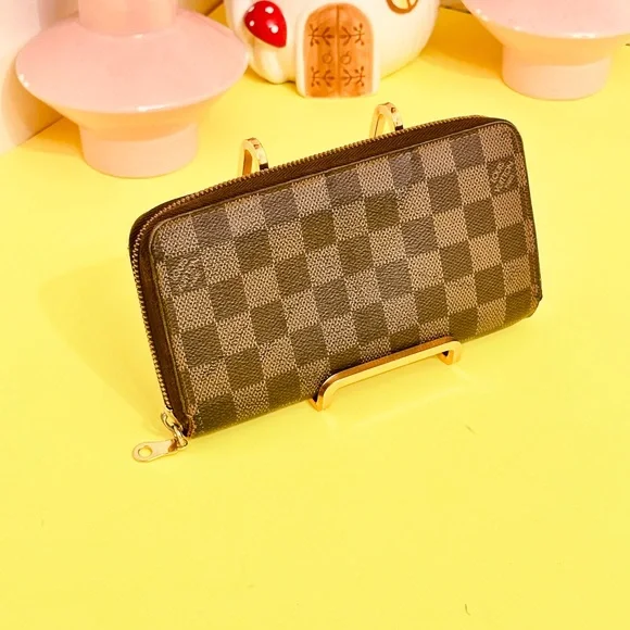Louis Vuitton Damier zippy wallet - Picture 10 of 13